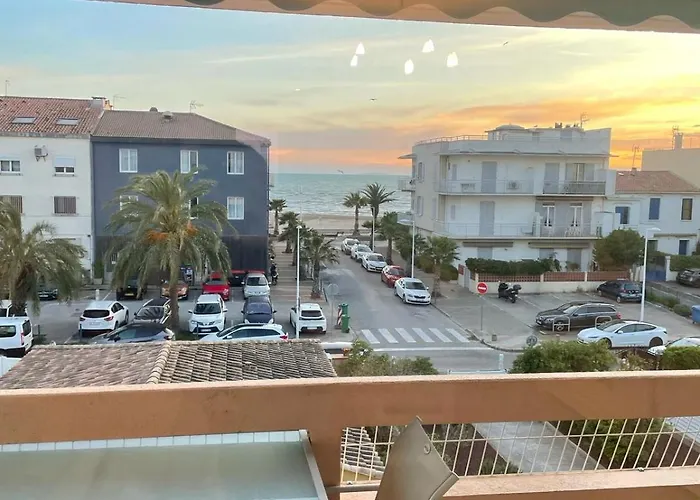 Magnifique T3 A Deux Pas De La Avec Terrasse Vue Le Grau-du-Roi